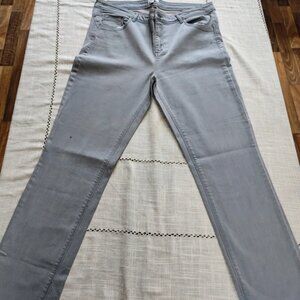 Superbe jean Phildar neuf taille 46 coupe droite